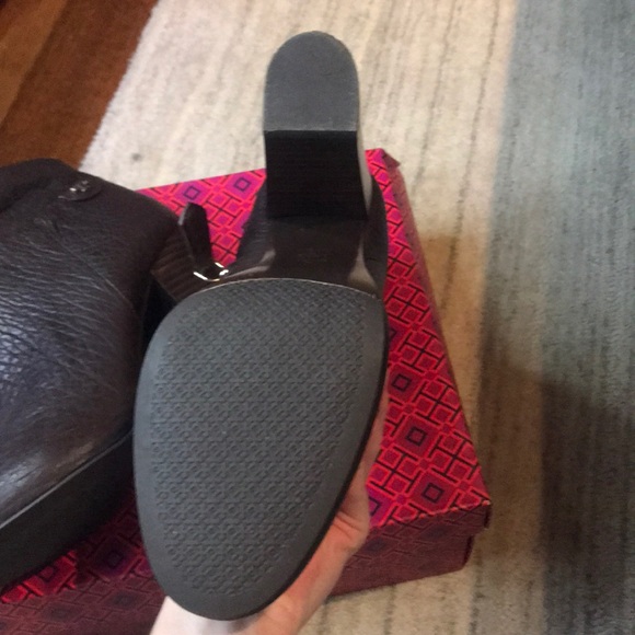 Women Tory Burch Boots. Worn once. Like new! - Picture 5 of 11